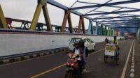Jembatan Cisadane di Jalan Raya Merdeka, Kota Tangerang akan dibongkar seiring dengan usia kontruksinya yang sudah tua. Pembongkaran jembatan akan dilakukan secara bertahap.