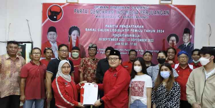 Sosok muda milenial Abraham Garuda Laksono resmi mendaftarkan diri sebagai calon anggota legislatif (Caleg) DPRD Provinsi Banten pada Pemilu 2024 dari PDI Perjuangan.