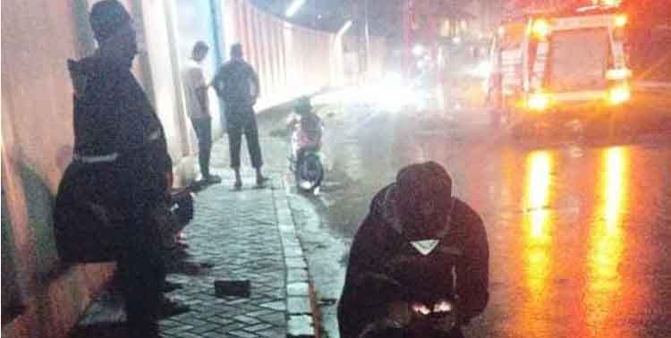 Dua orang warga dikabarkan tersengat aliran listrik di Jalan Raya Prancis Dadap, Kosambi Timur, Kabupaten Tangerang, Jumat malam, 9 September 2022.