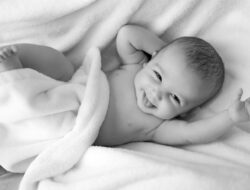 4 Hal yang Menandakan Tali Pusat Bayi Mengalami Infeksi