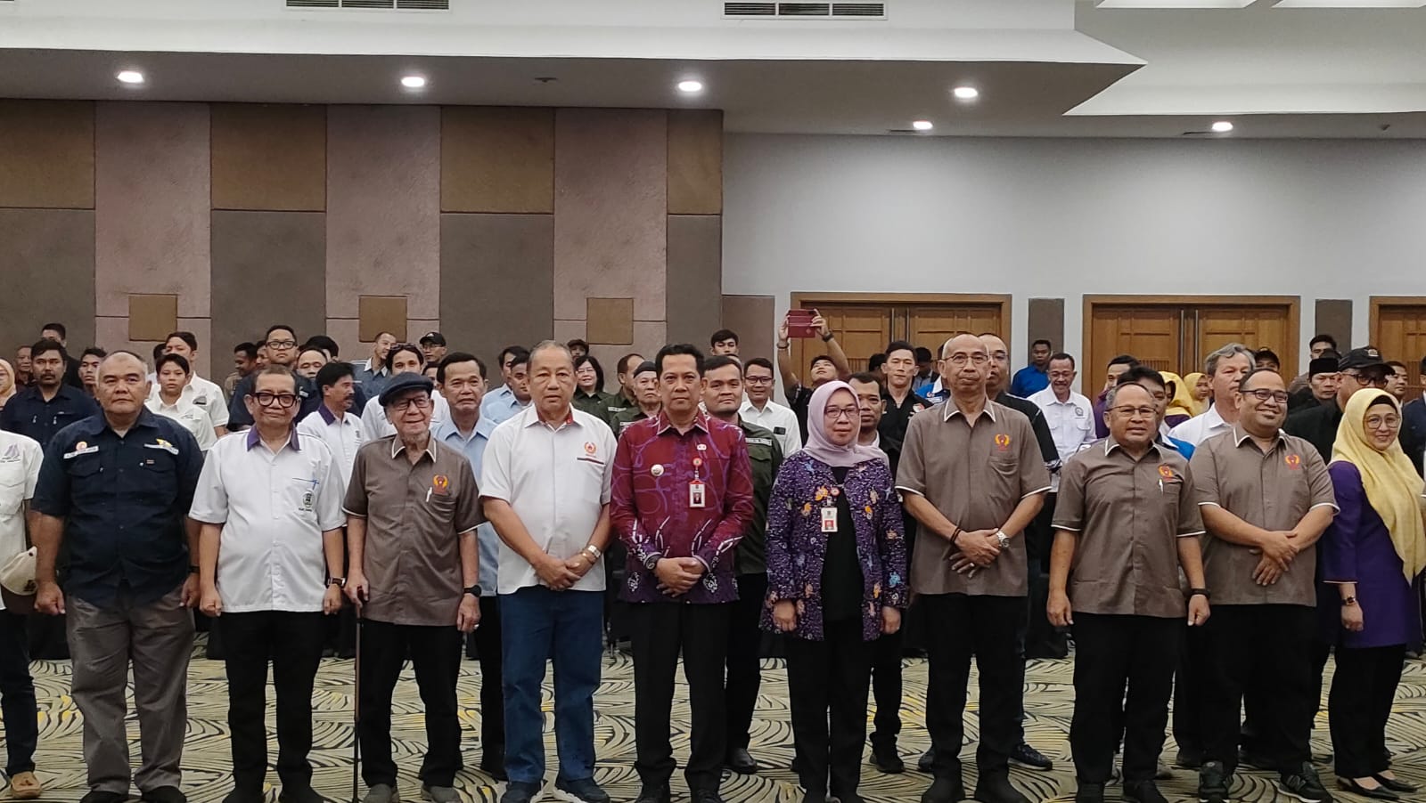 Kukuhkan Pengurus Cabang Olahraga, Pj Andi : Raih Kembali Gelar Juara Umum Porprov Banten