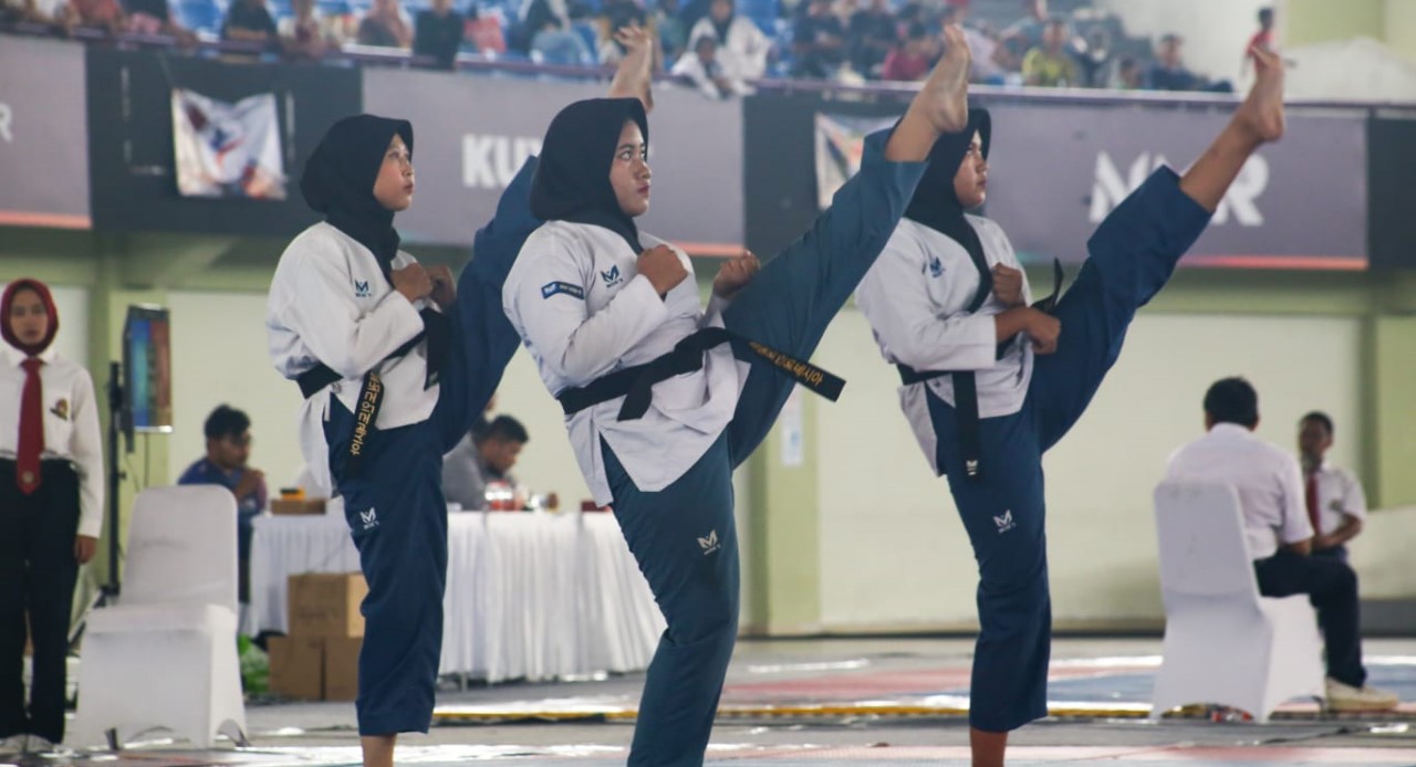 Komite Olahraga Nasional Indonesia (KONI) Kabupaten Tangerang menggelar Kejuaraan Taekwondo KONI CUP 2024 sebagai bagian dari perayaan Hari Kemerdekaan Republik Indonesia di Sport Center Bojong Nangka, Kelapa Dua pada hari Sabtu, 24 Agustus 2024.