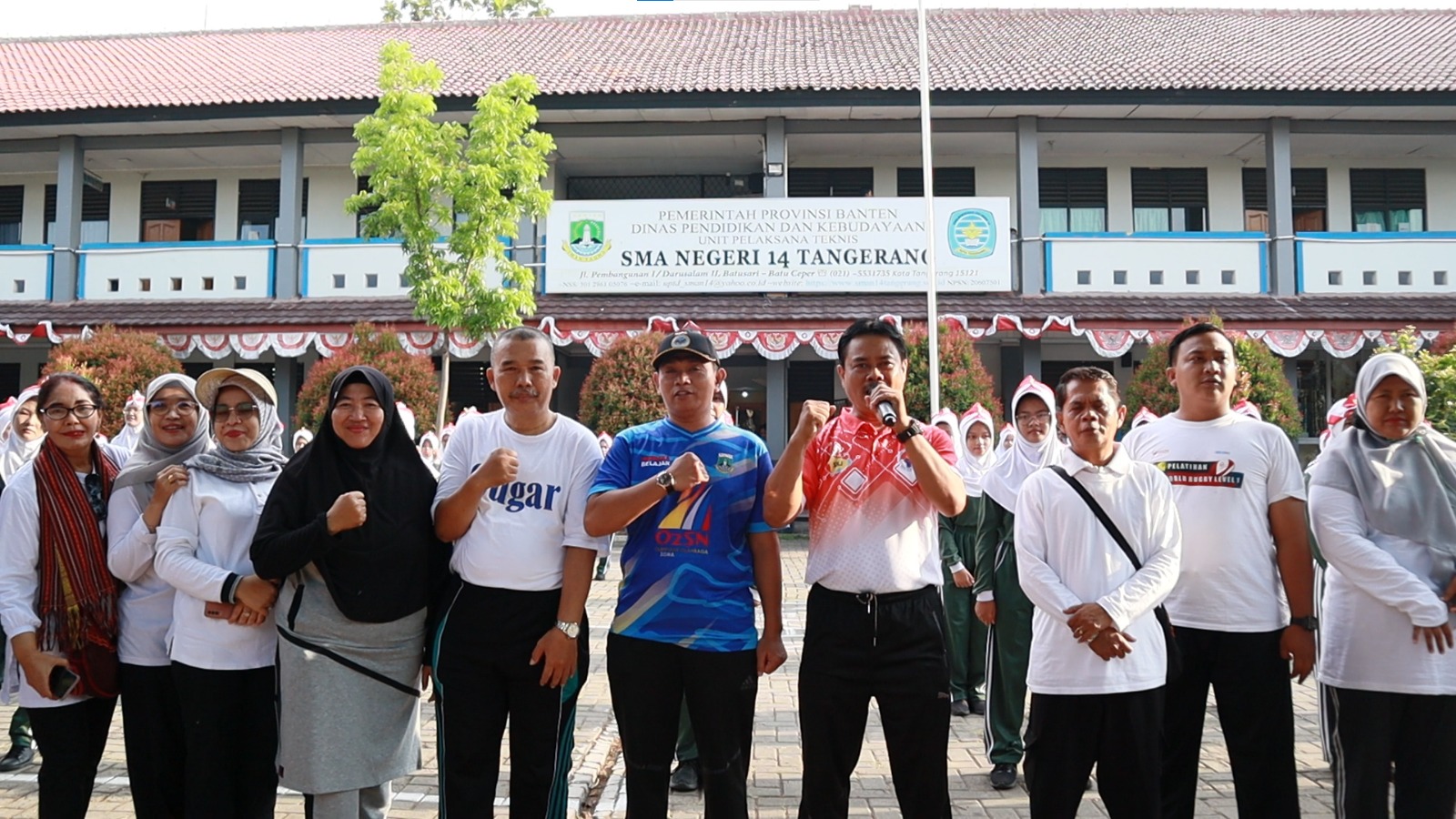 SMA Negeri 14 Kota Tangerang mengadakan acara senam sehat dan gerak jalan sejauh 4 KM di sekitar lingkungan sekolah