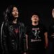 Temukan bagaimana MCPR, band punk rock yang dikenal dari Solo, mengangkat isu kemanusiaan dan perdamaian dalam musik mereka. Dari awal yang sederhana hingga menjadi band yang diperhitungkan, baca selengkapnya!
