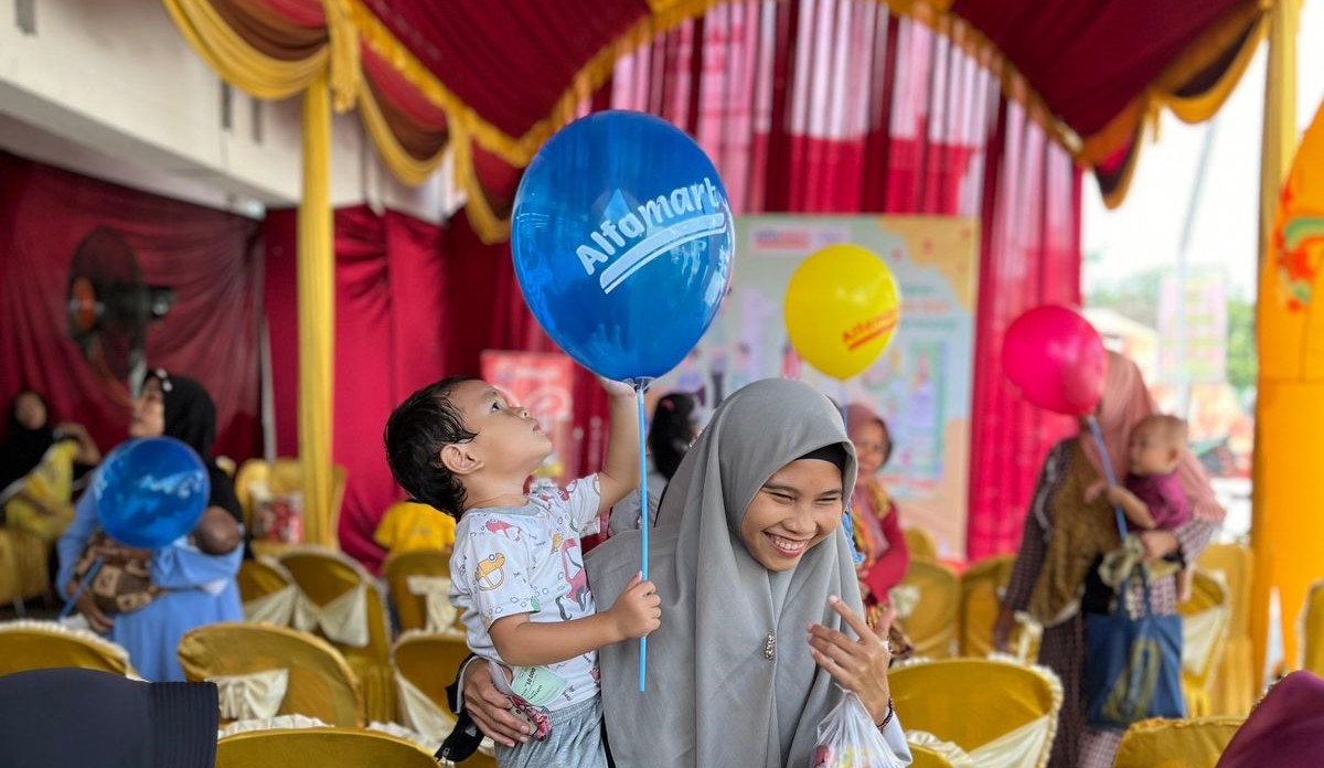 Alfamart dan Cussons Baby kembali berkolaborasi dalam program 'Alfamart Sahabat Posyandu' di 34 kota, menawarkan layanan kesehatan bagi ibu dan anak untuk memantau tumbuh kembang anak dengan mudah