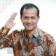 Muhammad Iftitah Sulaiman Suryanegara, tokoh asal Banten yang lahir pada 10 Maret 1977 di Pandeglang, resmi dilantik sebagai Menteri Transmigrasi dalam kabinet Prabowo Subianto dan Gibran Rakabuming Raka. Sebagai purnawirawan TNI Angkatan Darat dan politisi Partai Demokrat, Iftitah memiliki pengalaman luas sebagai pengusaha dan konsultan. Dengan latar belakang pendidikan yang mengesankan dan karir militer yang cemerlang, Iftitah berkomitmen untuk berkontribusi bagi pembangunan Indonesia