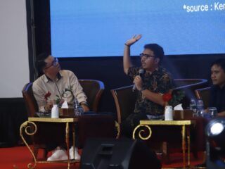 Ikuti perjalanan Reza Permadi, pemenang SATU Indonesia Awards 2023, dalam mengembangkan potensi desa wisata di Indonesia melalui digitalisasi dan kolaborasi dengan komunitas lokal. Temukan bagaimana programnya membantu meningkatkan pendapatan desa dan peran media dalam mempromosikan desa wisata. Selain itu, ikuti Lomba Foto dan Anugerah Pewarta Astra 2024 yang mengajak masyarakat berkontribusi pada keberlanjutan Indonesia.