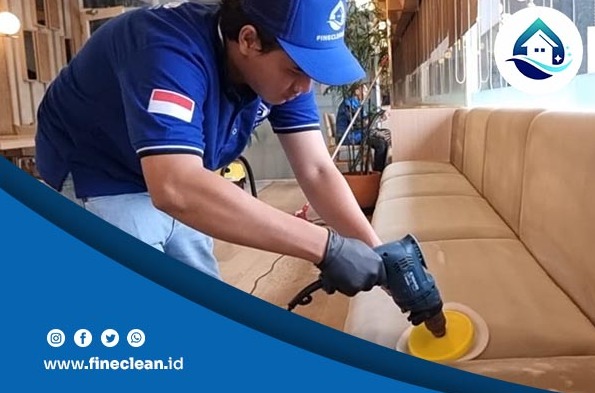 FINECLEAN.ID hadir sebagai solusi pembersihan profesional untuk soft furniture di Tangerang Selatan. Dengan layanan cuci kasur, sofa, dan karpet serta vacuum tungau, kami menggunakan peralatan modern dan tim ahli berpengalaman. Kami berkomitmen pada kebersihan, kualitas, dan kepuasan pelanggan, menawarkan harga kompetitif dan layanan terpercaya. Hubungi kami untuk menciptakan lingkungan yang lebih bersih dan sehat!