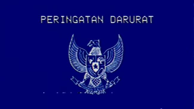 Opini ini membahas darurat demokrasi di Indonesia, mengungkap tantangan yang dihadapi sistem politik saat ini, termasuk korupsi, manipulasi politik, dan dominasi oligarki. Penulis, Tsalwa Putri, mengajak untuk mendorong reformasi politik yang menempatkan rakyat sebagai pusat kebijakan, serta pentingnya pemimpin yang transparan dan bertanggung jawab demi kesejahteraan rakyat. Temukan analisis mendalam tentang kondisi demokrasi di Indonesia dan langkah-langkah yang diperlukan untuk menciptakan perubahan yang nyata.