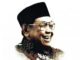 Opini ini membahas pembaruan pemikiran Islam pada masa Orde Baru di Indonesia (1966-1998), menyoroti dinamika sosial, politik, dan budaya yang mempengaruhi cara pandang umat Islam. Dari latar belakang sejarah hingga tokoh-tokoh penting seperti Nurcholish Madjid dan Abdurrahman Wahid, serta dampak terhadap kebijakan pemerintah dan masyarakat, artikel ini mengajak pembaca untuk memahami transformasi pemikiran Islam dalam konteks modernisasi dan sekularisasi. Temukan wawasan mendalam tentang pendidikan Islam, peran media, dan tantangan yang dihadapi dalam proses pembaruan ini.