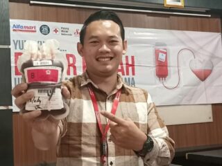 Alfamart Serang Bareng PMI Gelar Donor Darah Bantu Sesama