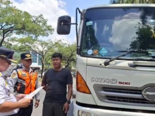 Dishub Tangsel Razia Puluhan Truk yang Langgar Jam Operasional