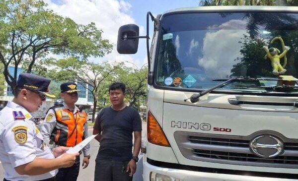 Dishub Tangsel Razia Puluhan Truk yang Langgar Jam Operasional