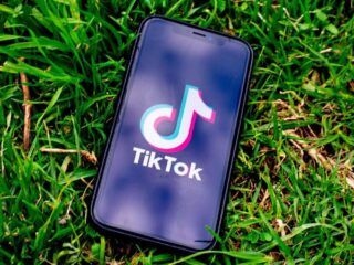 TikTok: Antara Hiburan dan Ancaman Moral, Sebuah Refleksi Kritis dari Perspektif Islam