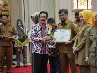 Biro Adpim dan Protokol Sabet Tiga Anugerah Keterbukaan Informasi Publik Provinsi Banten 2024