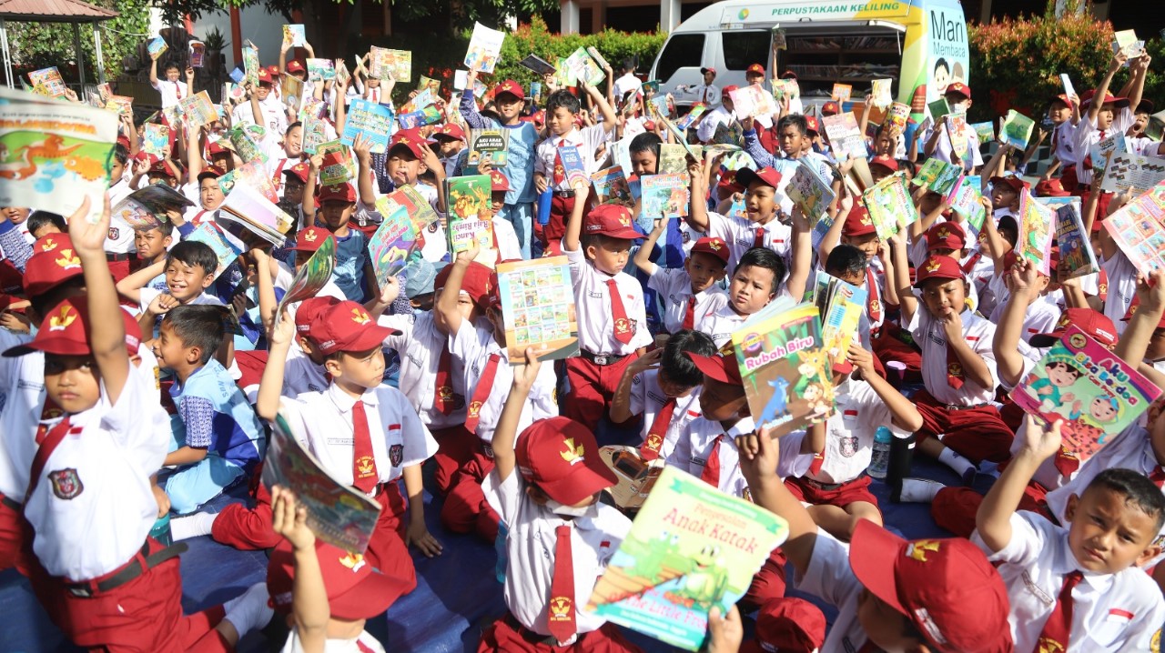 Kesenjangan pendidikan di Banten: Bagaimana nilai-nilai Islam dapat menjadi solusi untuk pemerataan pendidikan yang adil dan berkualitas? Artikel opini ini mengungkap tantangan dan strategi komprehensif untuk membangun fondasi pendidikan yang berkeadilan di Banten.