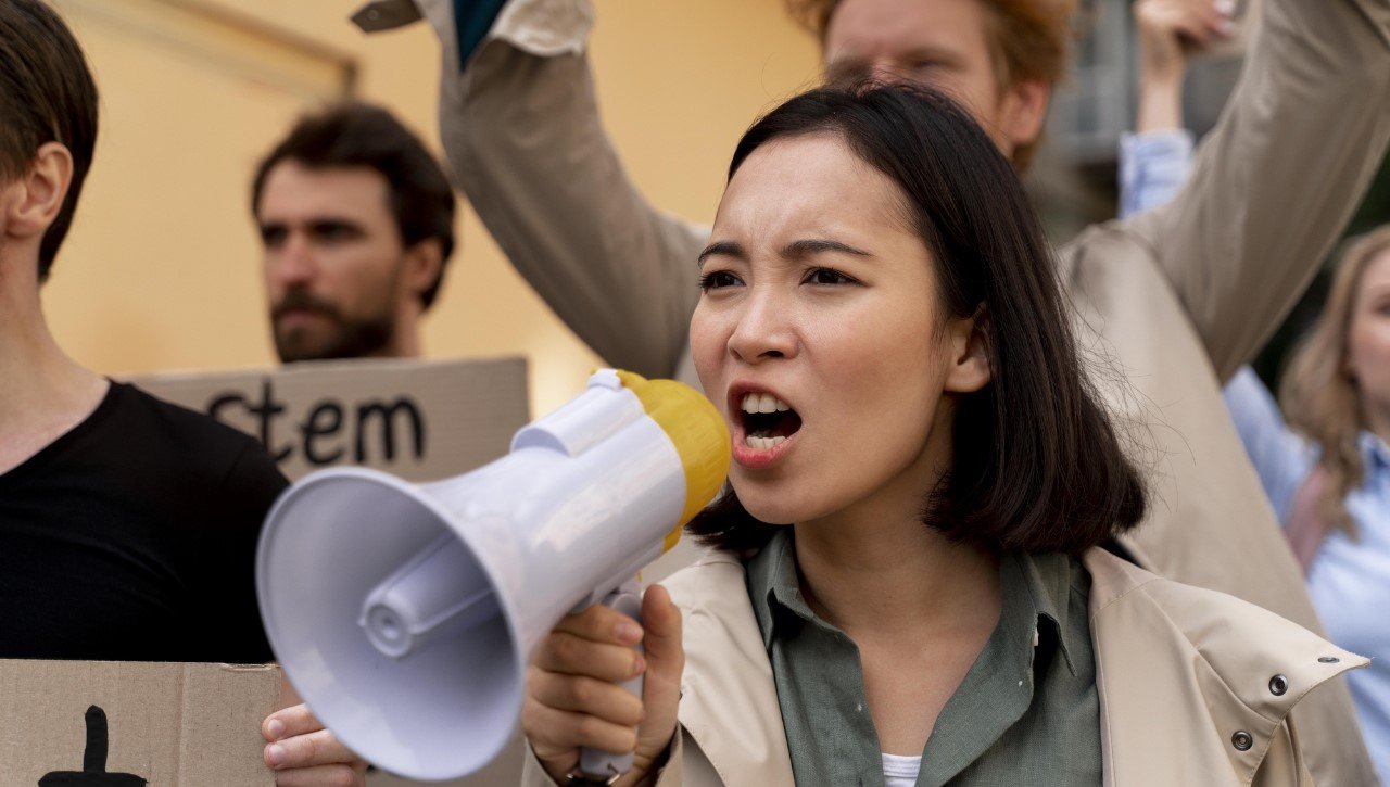 Keterwakilan perempuan Indonesia, partisipasi politik perempuan, kuota perempuan politik, kesetaraan gender Indonesia, demokrasi Indonesia, politik Indonesia, Pemilu Indonesia, perempuan di parlemen, UU Pemilu, affirmative action Indonesia.