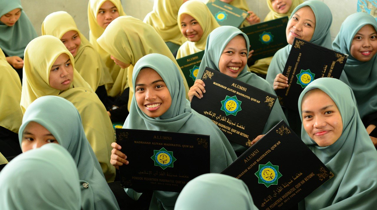 Mendalami ajaran Islam bukan sekadar kewajiban, melainkan kunci menuju kehidupan yang lebih bermakna. Jelajahi pentingnya pemahaman mendalam tentang tauhid, keadilan, dan nilai-nilai Islam lainnya untuk mencapai ketaatan sejati.