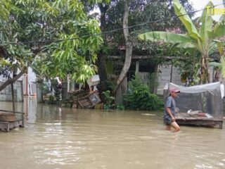 965 Warga di Kampung Karang Jetak Gunung Kaler Terdampak Banjir