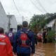 Banjir melanda Tangerang, merendam pemukiman di Pasar Kemis dan Rajeg. Ratusan keluarga terpaksa mengungsi akibat curah hujan tinggi.