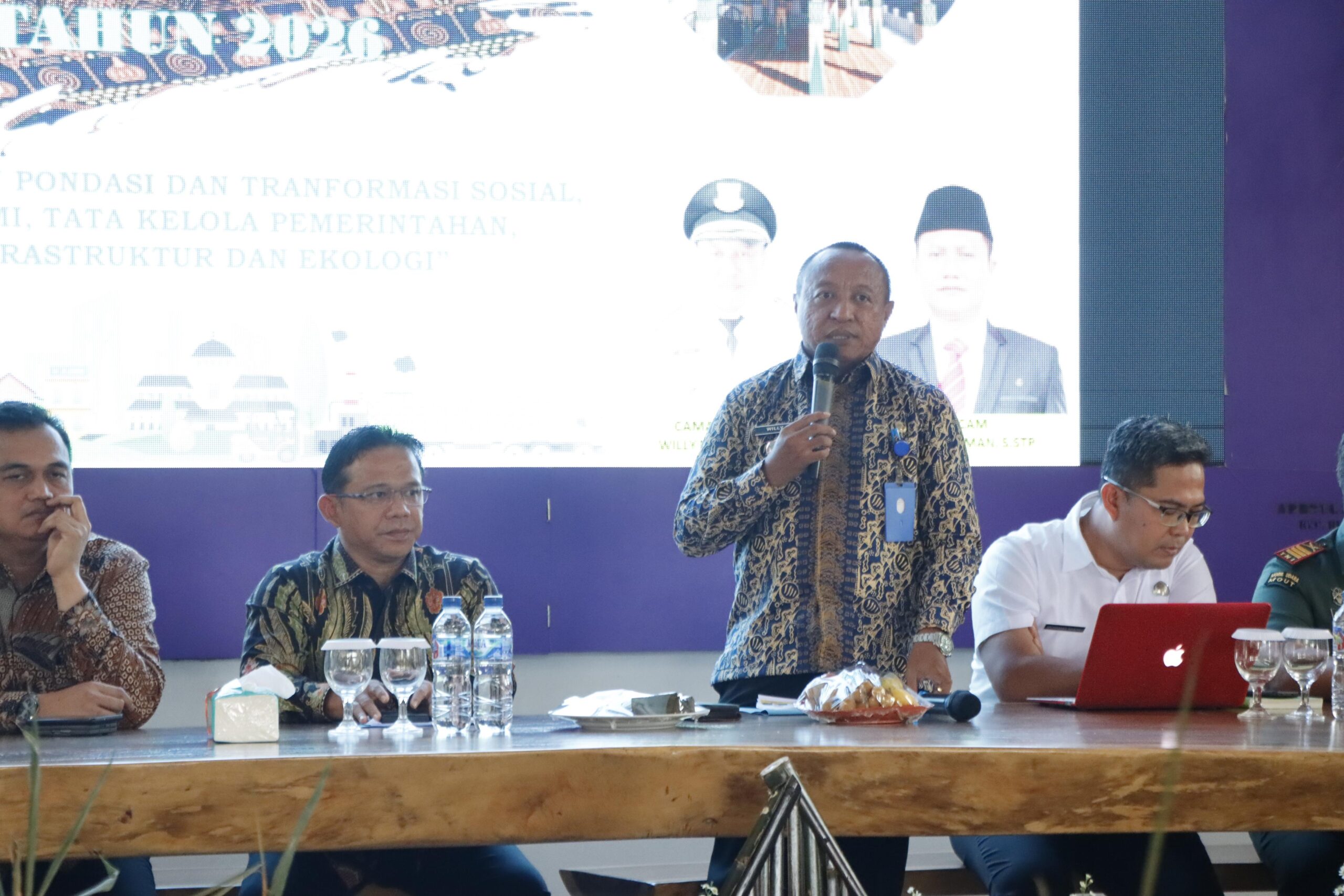 Camat Balaraja, Willy Patria, mengungkapkan 50 program prioritas pembangunan untuk tahun 2025, berfokus pada penguatan SDM, infrastruktur, dan ekologi.