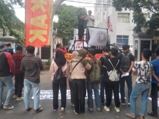 SKAK Gelar Aksi Demo Tuntut Pencopotan Kadis BKPSDM Kota Tangerang Karena Gagal Serap THL Jadi PPPK