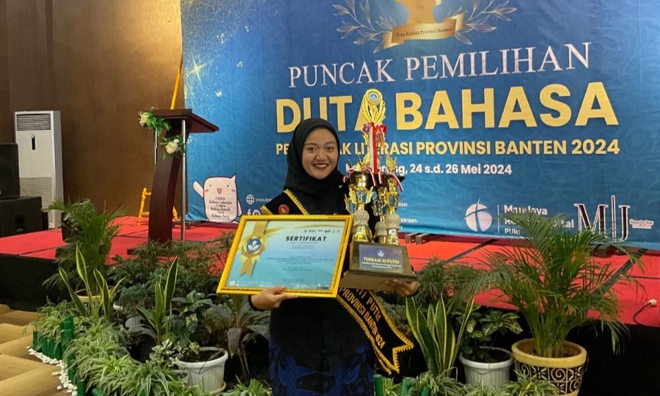 Lusy Widiyanti, Universitas Muhammadiyah Tangerang, terpilih sebagai Terbaik III Putri Duta Bahasa Provinsi Banten 2024.