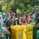 Ratusan siswa SDN 02 Pondok Jagung, Kota Tangerang Selatan, melakukan aksi bersih-bersih sampah di Situ Pondok Jagung
