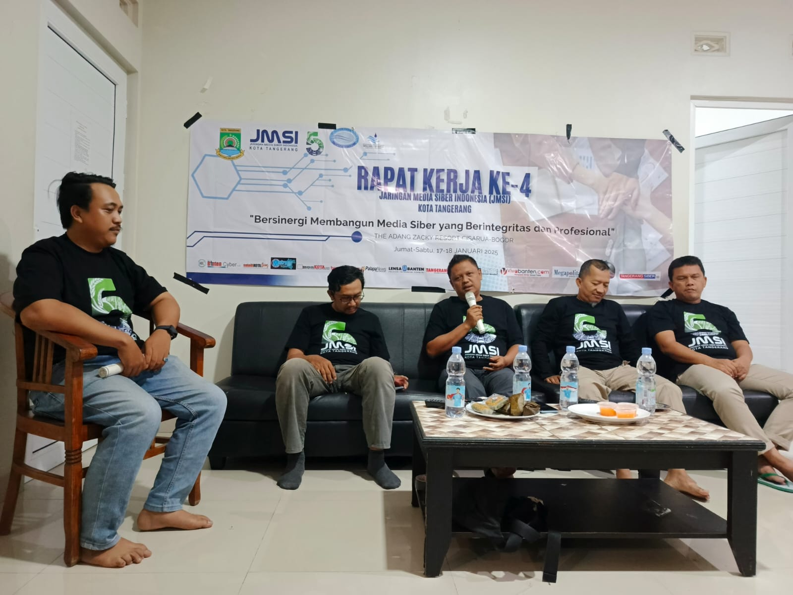 JMSI Kota Tangerang menggelar Rapat Kerja Ke-4 bertema 'Sinergi untuk Media Siber Profesional', fokus pada integritas dan kualitas informasi.