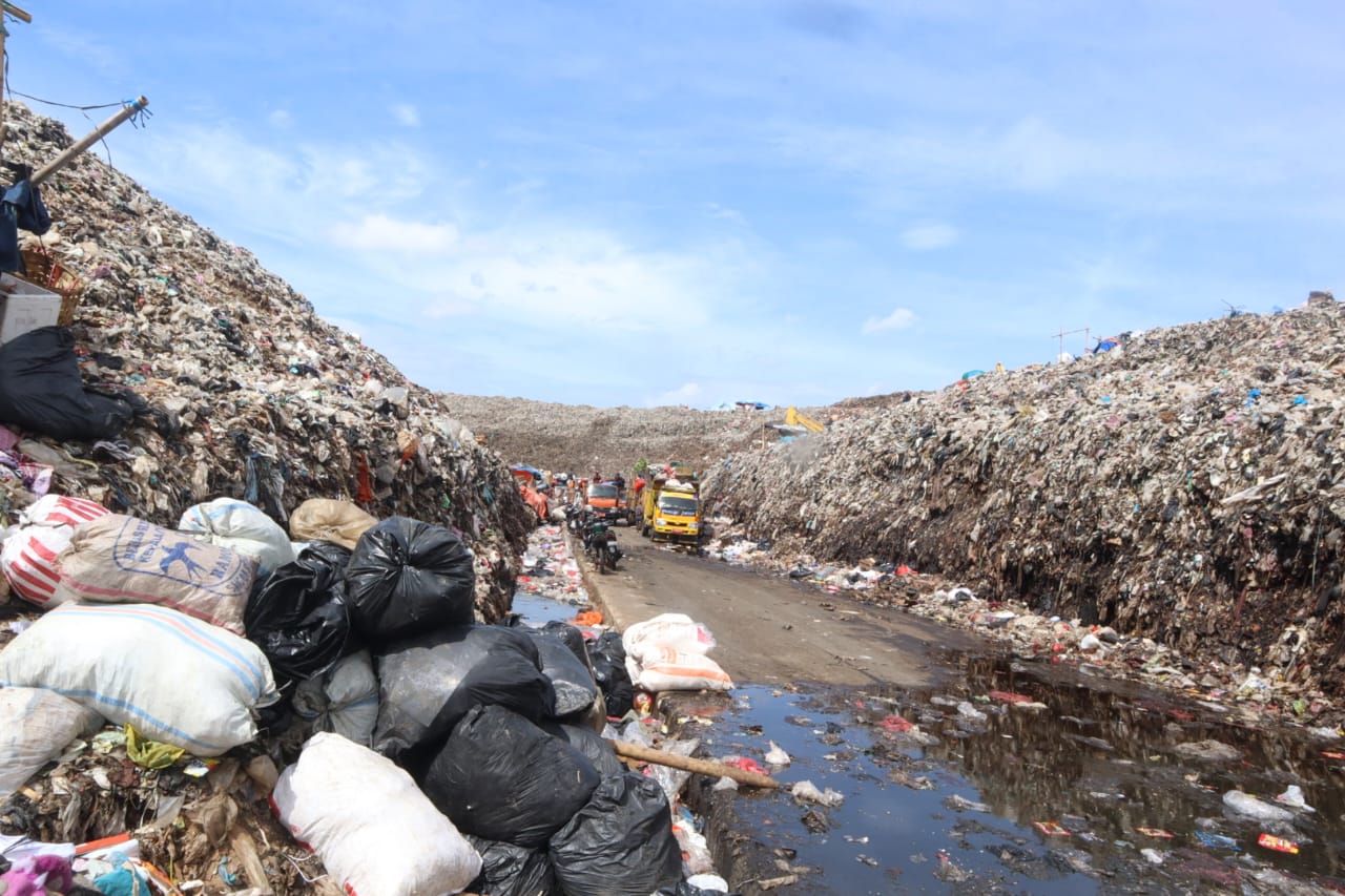 Kementerian Lingkungan Hidup (KLH) gencar menegakkan Undang-Undang Nomor 18 Tahun 2008 tentang Pengelolaan Sampah.