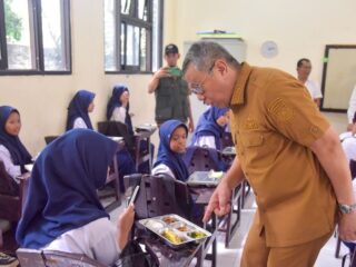 Pemkot Tangsel Luncurkan Program Makan Bergizi Gratis di Tujuh Sekolah