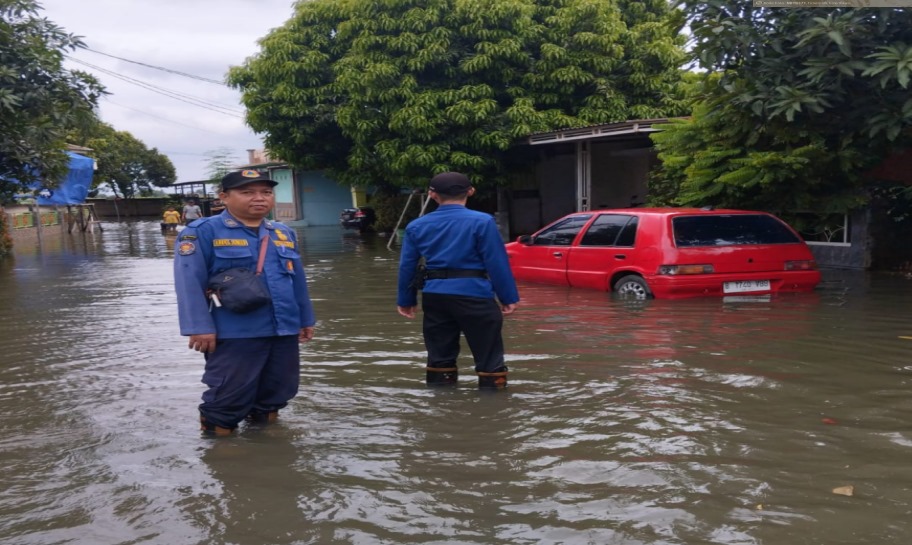 Banjir melanda 14 lokasi di Kabupaten Tangerang sejak 28 Januari 2025, berdampak pada ribuan warga. BPBD terus lakukan penanganan.