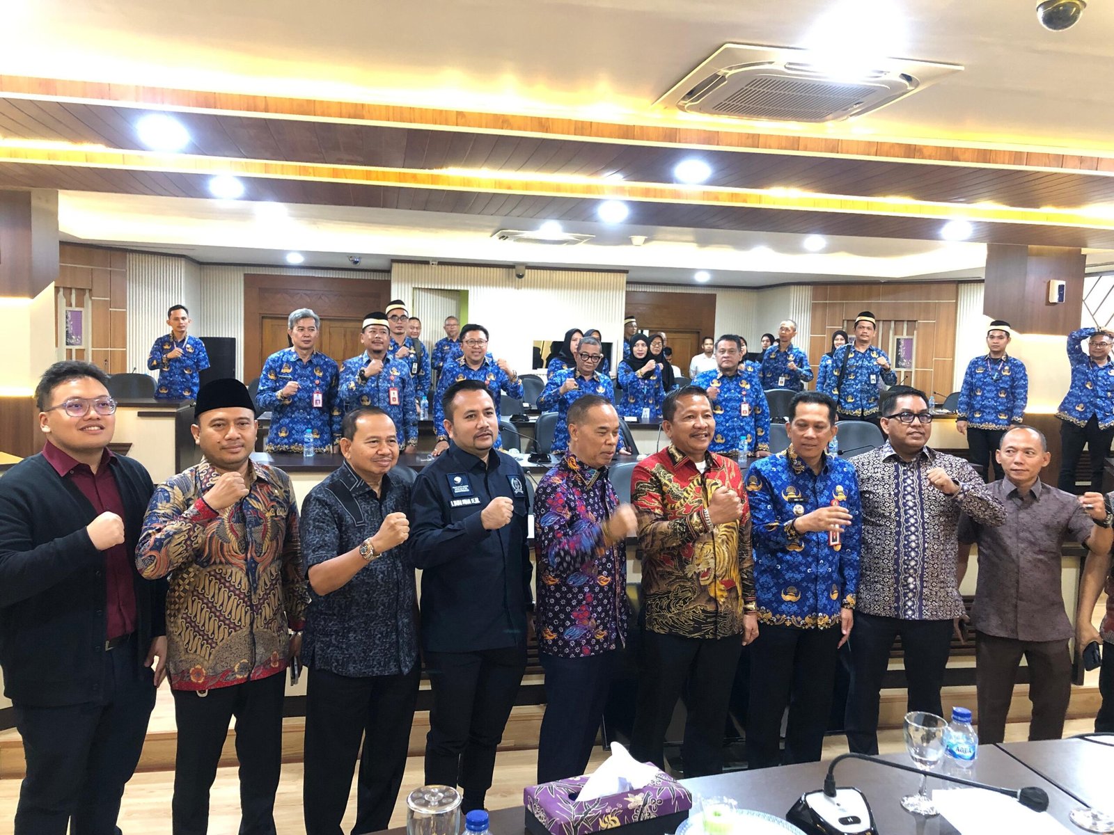 Abraham Garuda Laksono mendesak Pj Bupati Tangerang untuk menambah SMP Negeri di Bojong Nangka demi pendidikan anak yang lebih baik.