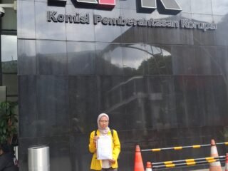 SEMMI melaporkan dua pejabat di Kabupaten Tangerang ke KPK terkait dugaan korupsi dan penyalahgunaan wewenang.