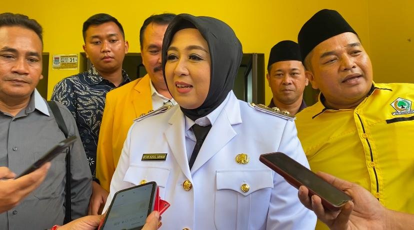 Intan Nurul Hikmah disambut ratusan kader Golkar usai dilantik sebagai Wakil Bupati Tangerang di Istana Negara, Jakarta.