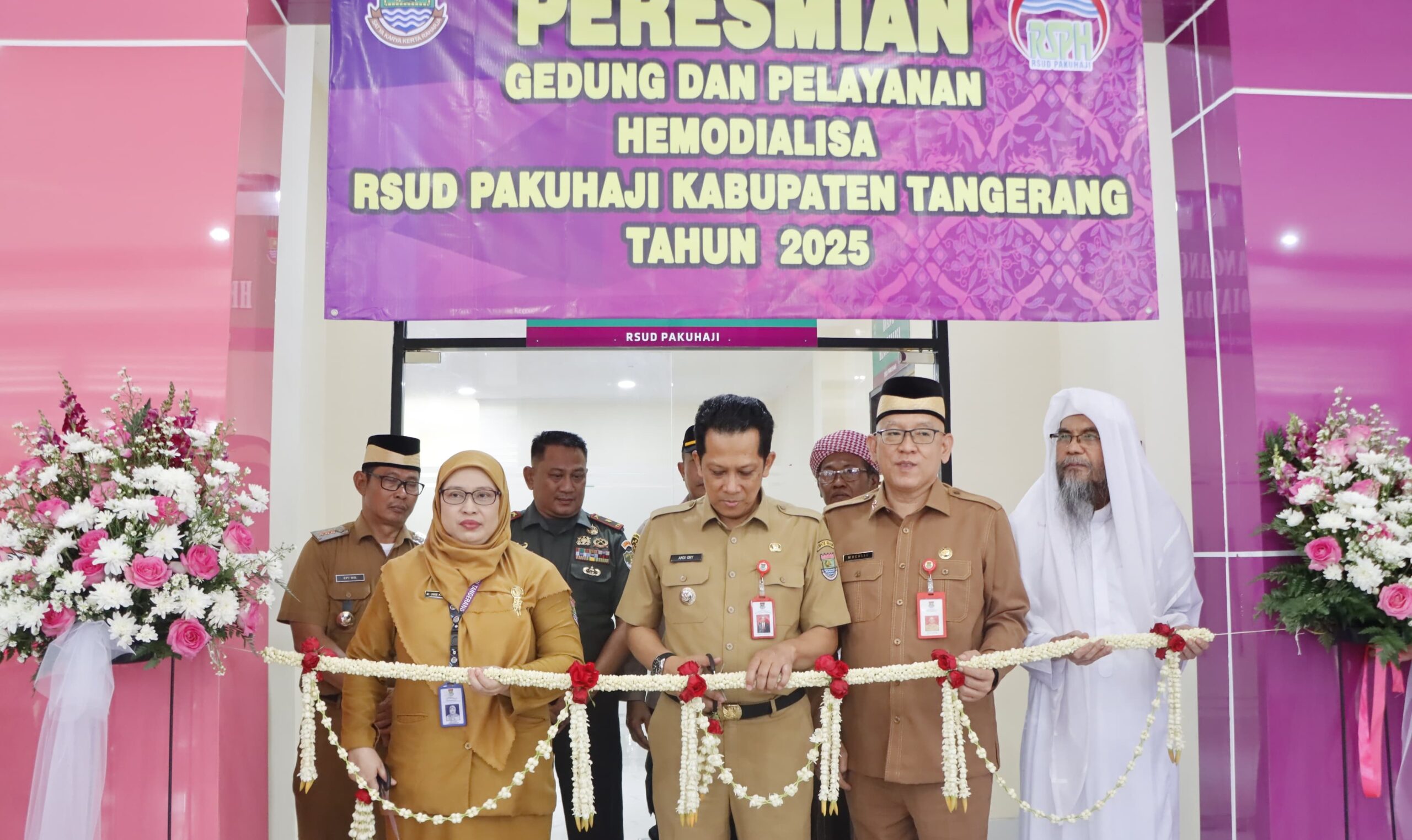 Pj Bupati Tangerang meresmikan gedung Hemodialisa RSUD Pakuhaji, meningkatkan layanan kesehatan bagi masyarakat Kabupaten Tangerang.