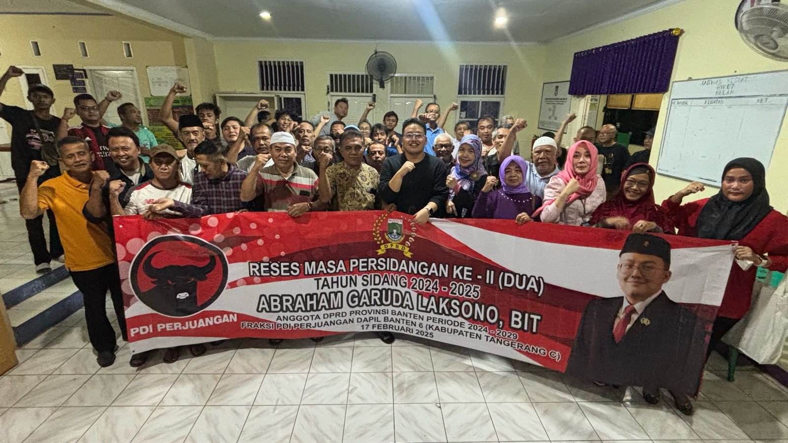 Abraham mendengarkan aspirasi warga RW 07 dalam reses, fokus pada pendidikan dan infrastruktur untuk kesejahteraan masyarakat.