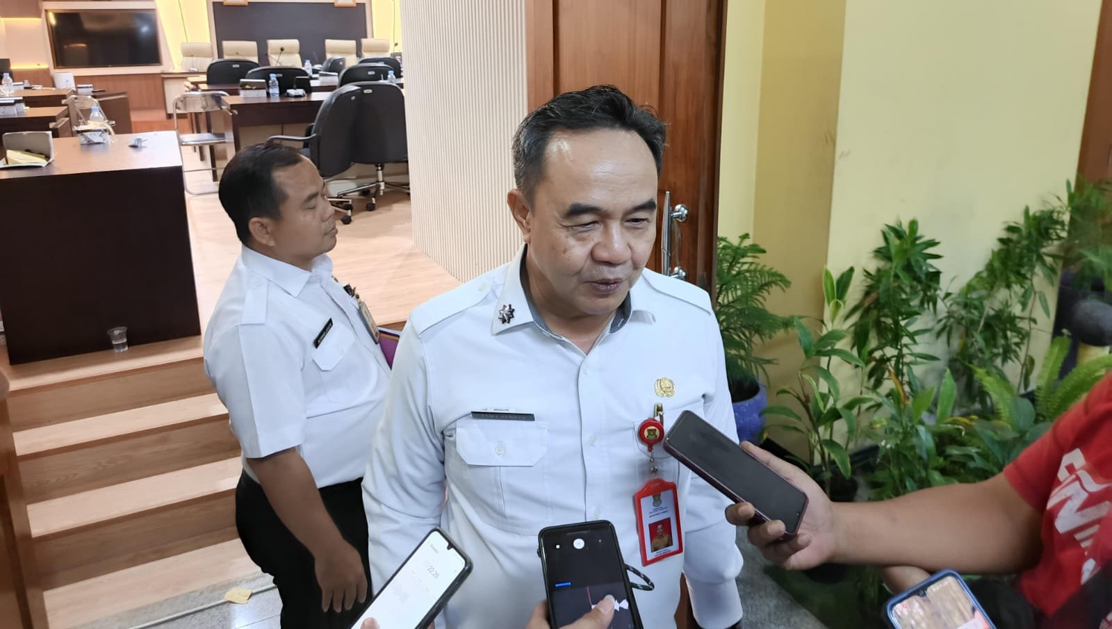 Pemerintah Kabupaten Tangerang mengatur jam operasional rumah makan dan tempat hiburan selama Ramadan 1446 H. Pelanggaran akan ditindak.