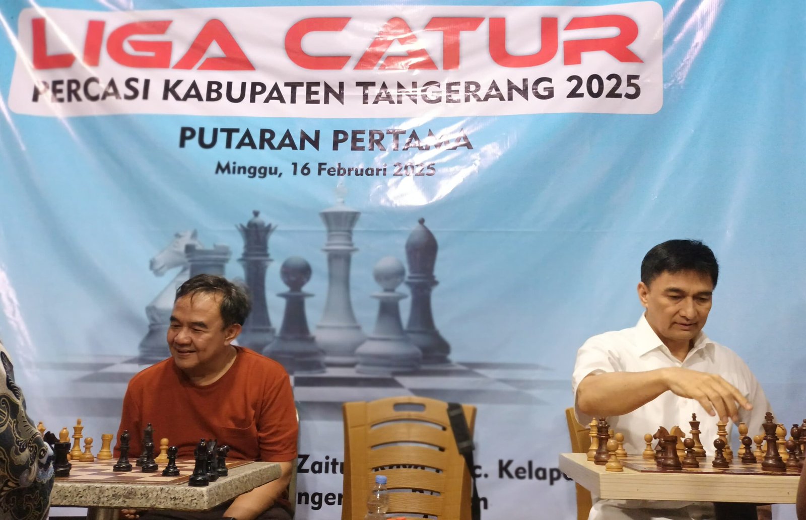 Wakil Gubernur Banten terpilih, Dimyati Natakusumah, dan Sekda Kabupaten Tangerang, Soma Atmaja, menghadiri Liga Catur Percasi Kabupaten Tangerang. Mereka membahas manfaat catur dalam pembentukan karakter dan kepemimpinan, serta mendorong masyarakat untuk lebih aktif dalam olahraga ini.