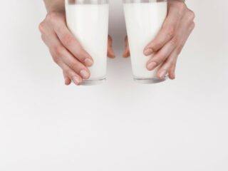 Hanya Air Putih dan Susu, Minuman Sehat Bagi Anak