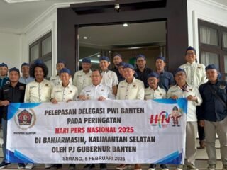 Pj Gubernur Banten, Abdulrauf Damenta, melepas delegasi PWI Banten untuk HPN 2025 di Banjarmasin, harapkan kontribusi isu ketahanan pangan