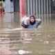 Banjir dan sampah adalah isu lingkungan mendesak di Indonesia. Temukan solusi berkelanjutan untuk mengatasi masalah ini.