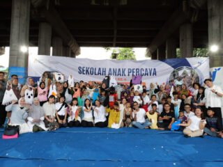 Dari Pakaian Bekas Menjadi Tas (Sumber : ASRI)