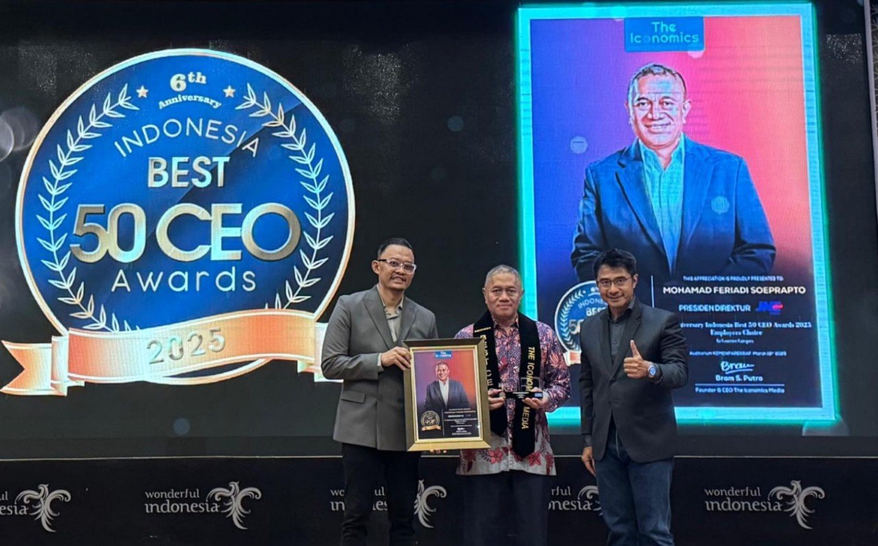 Mohamad Feriadi Soeprapto, Direktur JNE, raih Indonesia Best CEO Awards 2025 kategori "Employees’ Choice" atas kepemimpinan inovatif