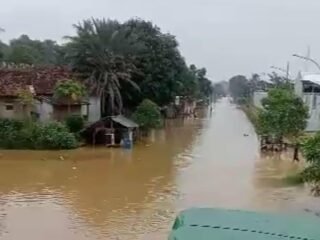 Sepekan, Kampung di Cisereh Tigaraksa Dikepung Banjir