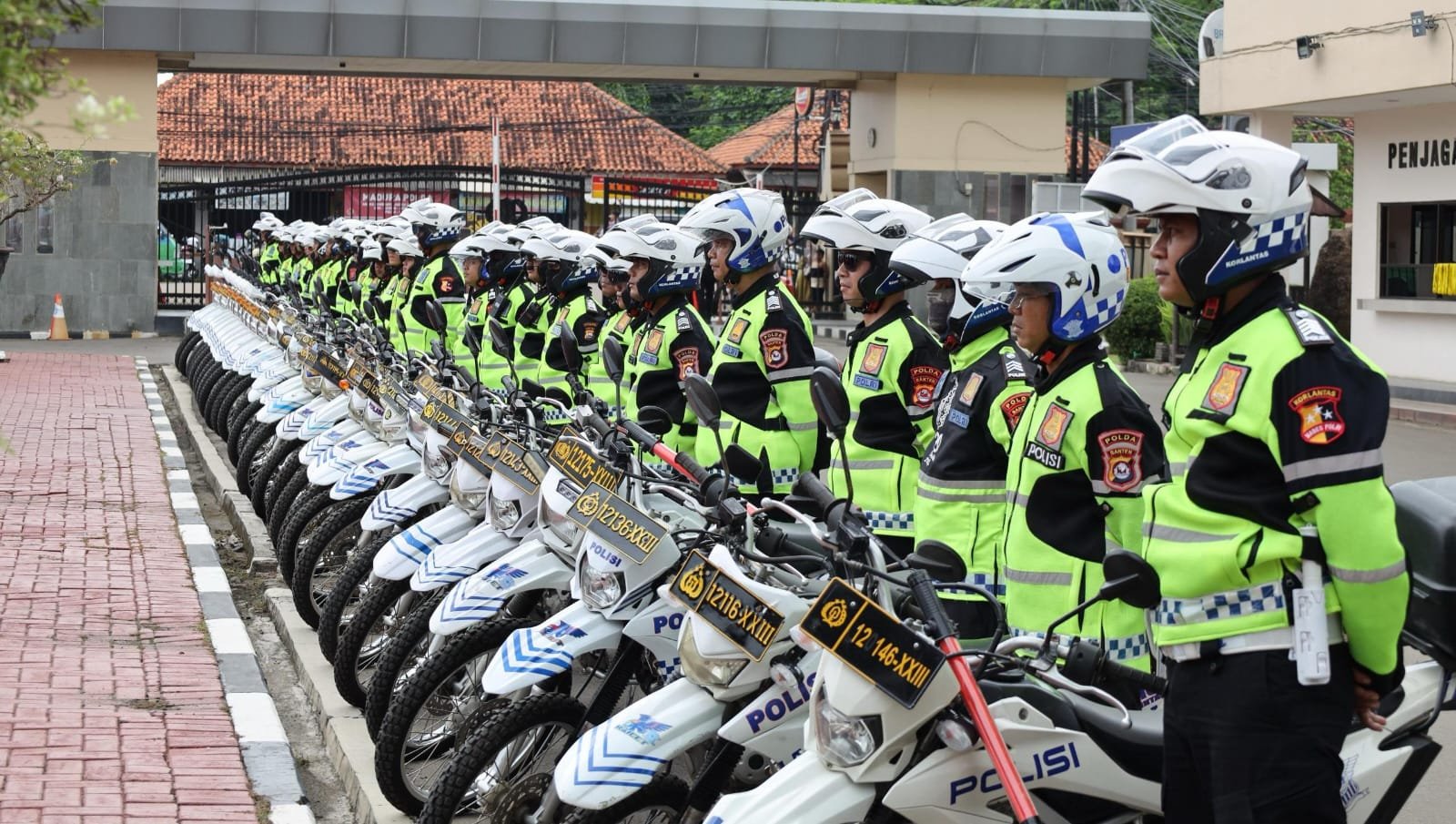Satlantas Polresta Tangerang siapkan 208 personel untuk arus mudik Lebaran 2025, fokus pada titik rawan kemacetan dan keselamatan berkendara.