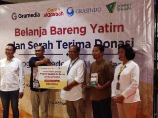 Gramedia bekerja sama dengan Dompet Dhuafa untuk menyalurkan 18.703 mushaf Al-Qur'an kepada masyarakat di seluruh Indonesia. Donasi senilai Rp 744.000.000 ini bertujuan mendukung pendidikan dan literasi, terutama di daerah yang membutuhkan. (Foto: Ist)