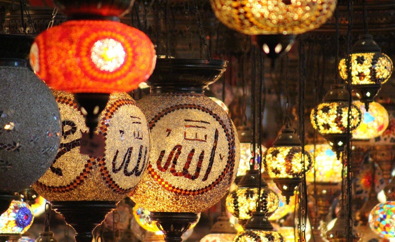 Jadwal imsak, salat, dan buka puasa di Tangerang pada 4 Maret 2025. Temukan informasi lengkap untuk menjalani Ramadan dengan baik.