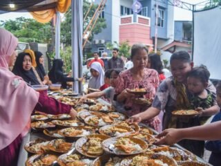 Kampung Ramadan Sepatan: Bagikan 800 Takjil Gratis Setiap Hari Selama Bulan Suci