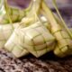 Tradisi Qunutan di Tangerang pada hari ke-15 Ramadan melibatkan shalat tarawih, doa qunut, dan penyajian ketupat sebagai simbol syukur.